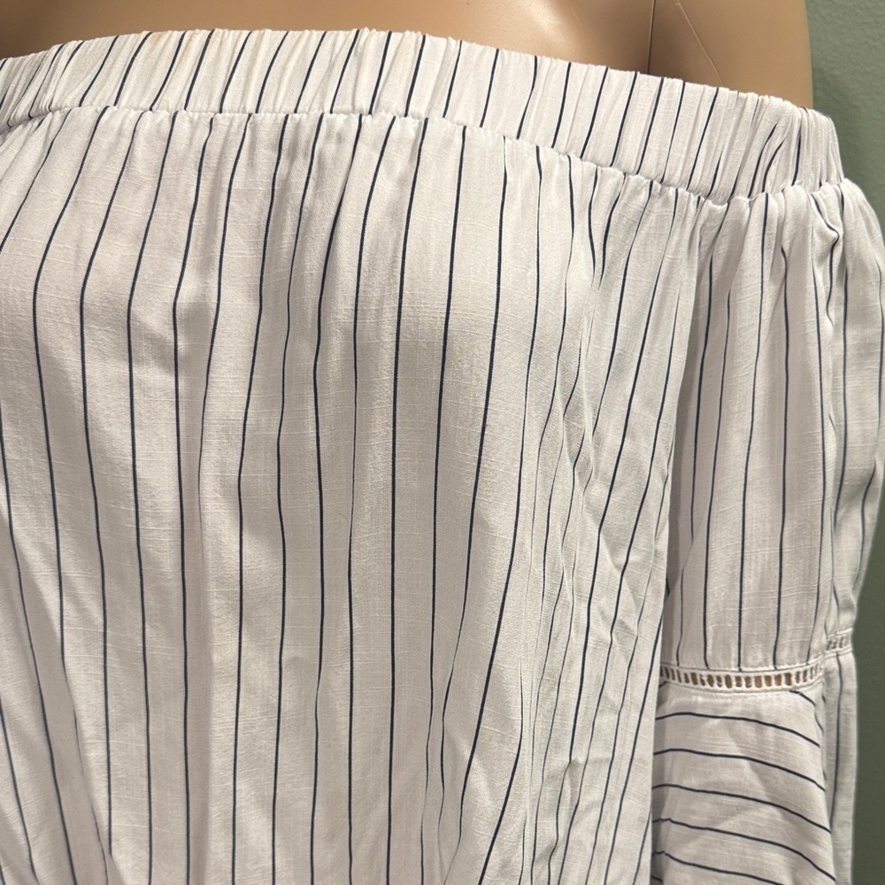 Off-Shoulder Striped Linen Open Back Top size medium - Picture 2 of 4